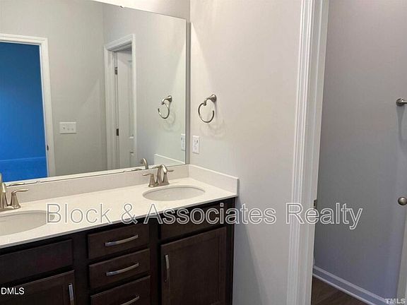 5th image of 3305 Oak Pass Dr