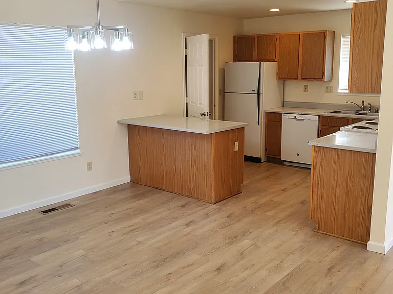 15125 Crimson Dr — Photo 5