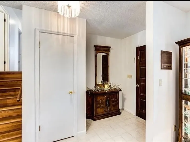 2927 Cocovia Way — Photo 10