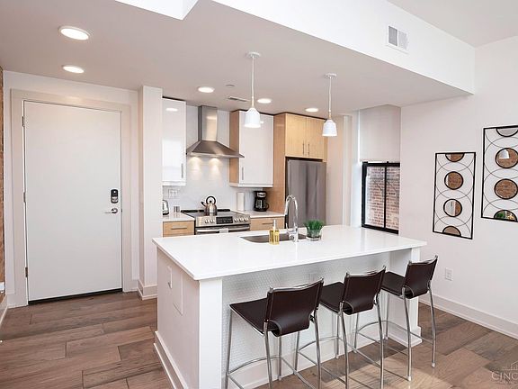 3rd image of 26 W 15th St #3F