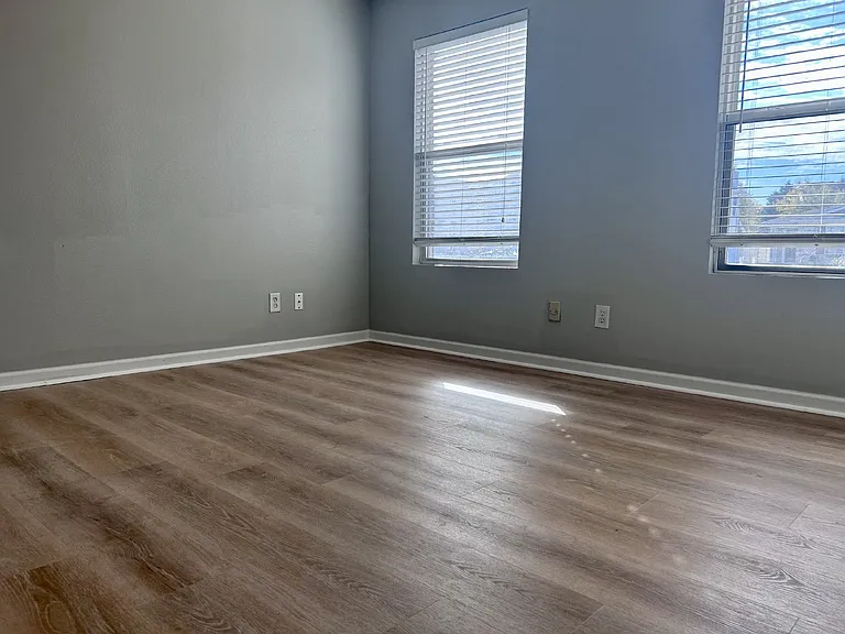 379 Jasmine Dr — Photo 11