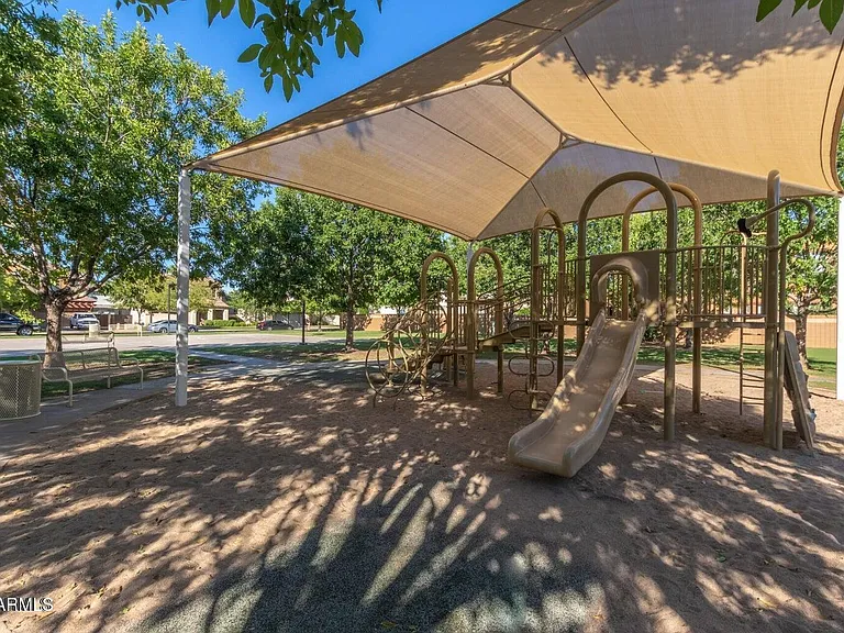 4337 E Vaughn Ave — Photo 48