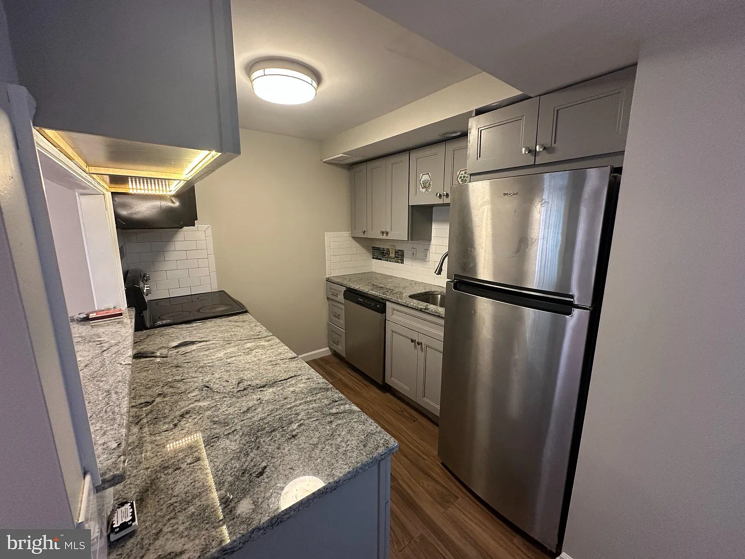 2 bed, 1.5 bath, 1080 sqft, $2,100 — Photo 4