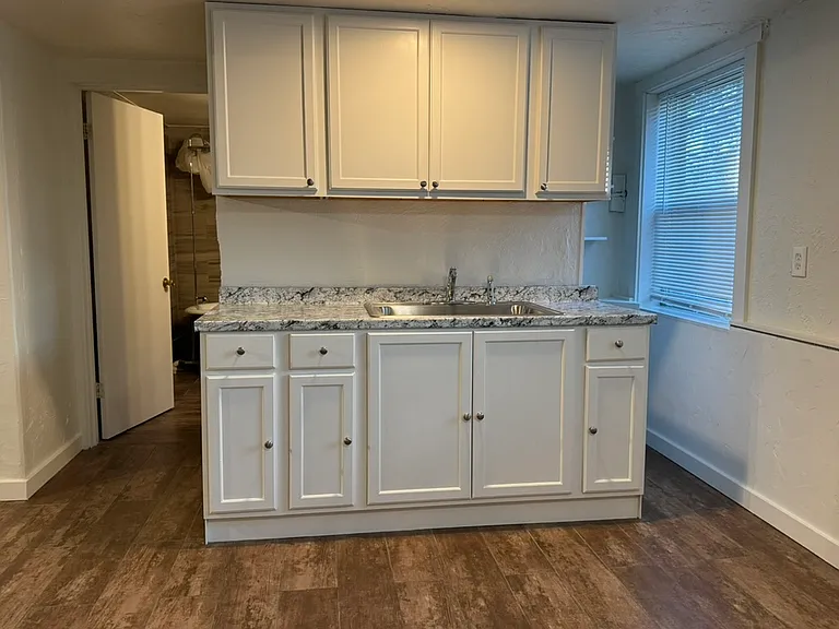 68 NE Stanton St #1K — Photo 9