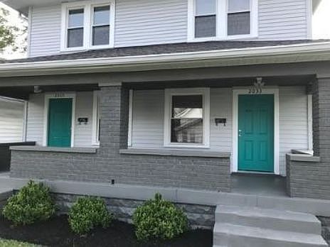 2nd image of 2033/2035 Dexter St