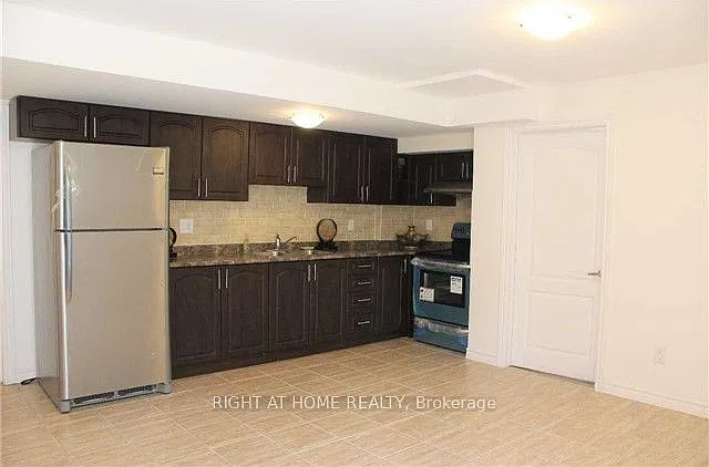 3 bed, $2,100 — Photo 3
