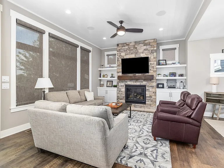 7002 Silver Lake Dr NE — Photo 6