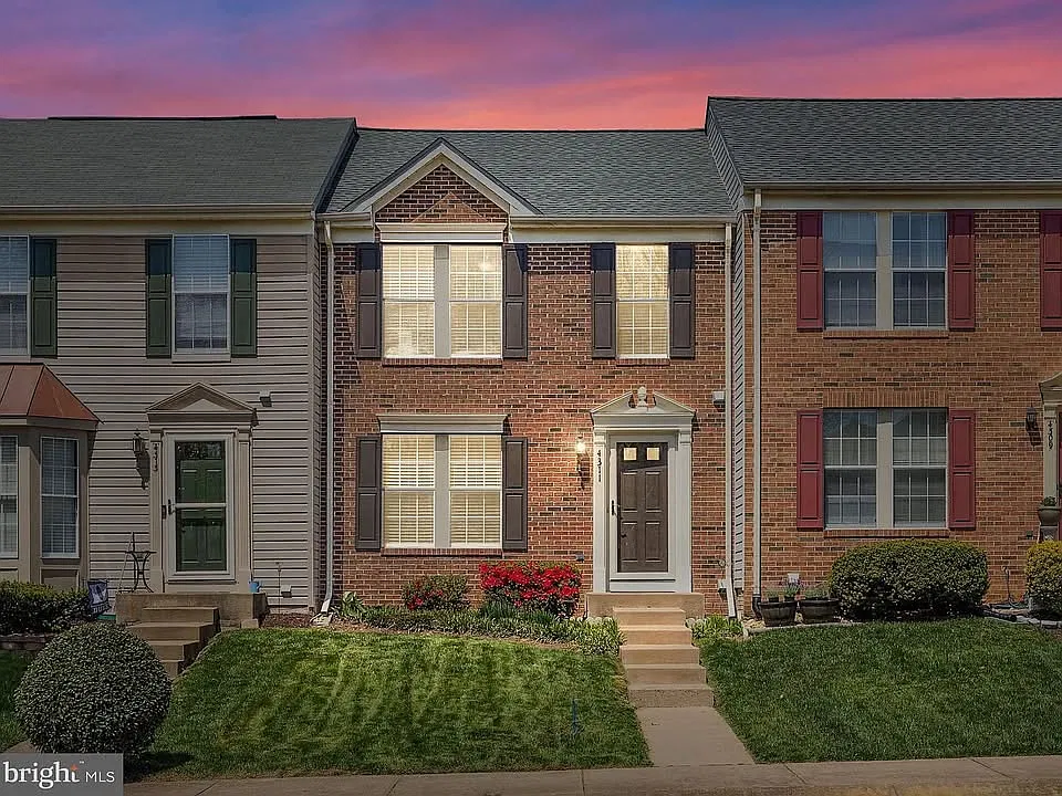 2 bed, 2.5 bath, 1756 sqft, $2,395 — Photo 1