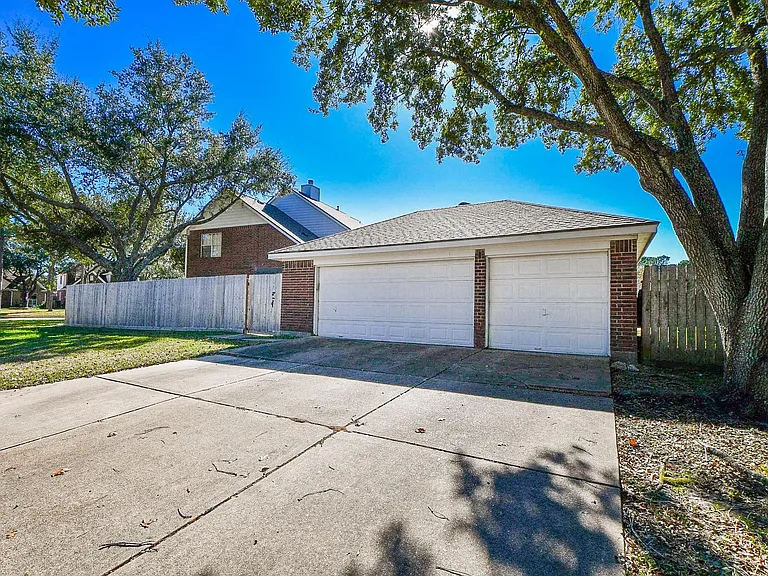 1502 Emerald Springs Ct — Photo 49