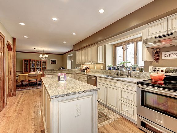 5th image of 41714 Glaydin Woods Ln