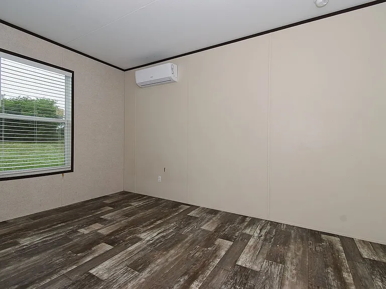 550 Quail Run Cir — Photo 7