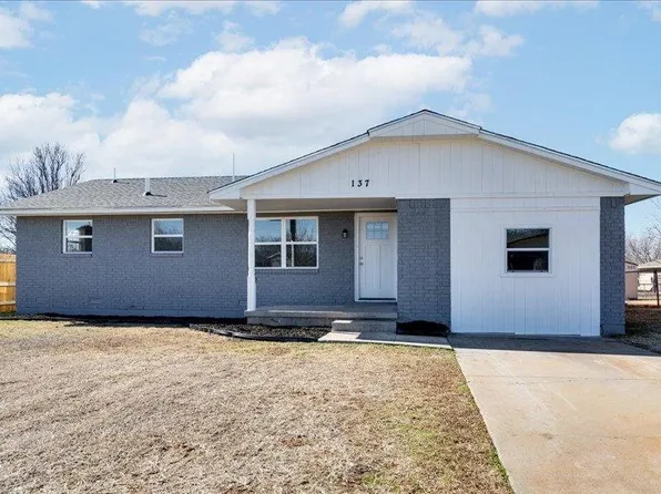 137 SW 68th St, Lawton, OK 73505