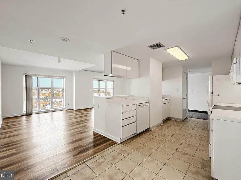 250 President St #603 — Photo 16