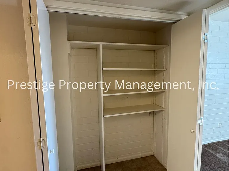 2525 N Alvernon Way #B4 — Photo 14