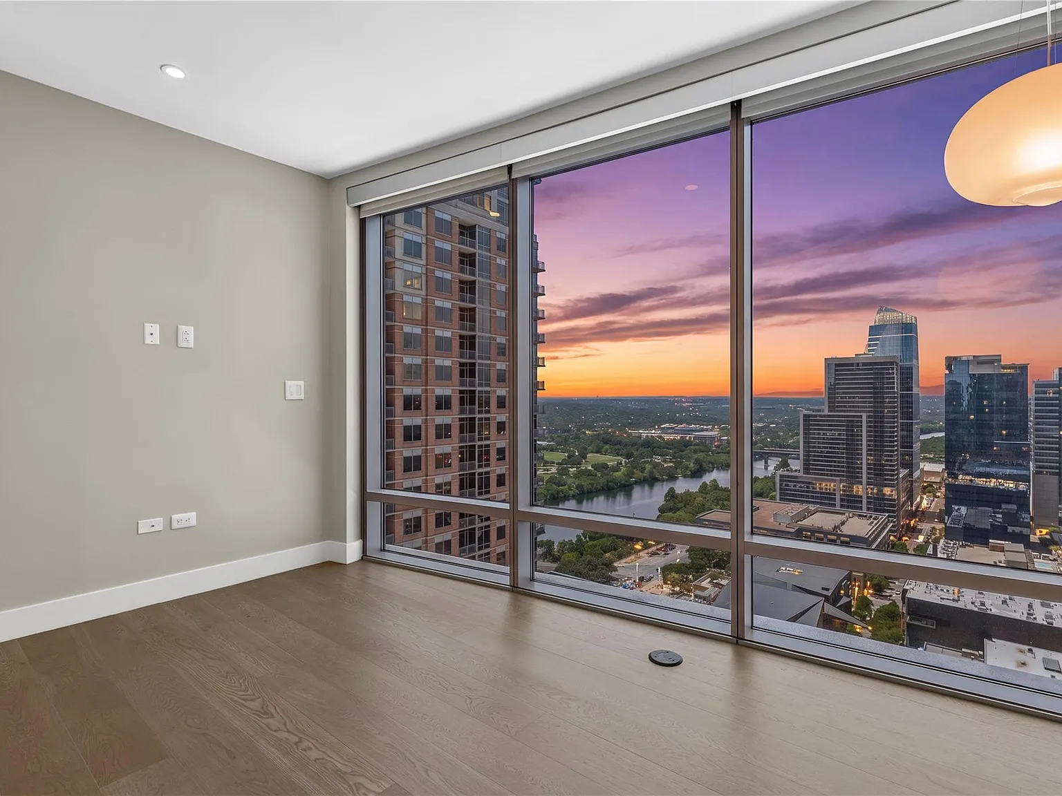 2 bed, 2.0 bath, 1784 sqft, $9,500 — Photo 2