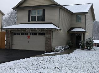 1108 Cherry Ridge Dr, Jonesborough, TN 37659
