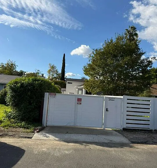 5417 Gentry Ave — Photo 8