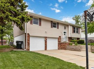 13604 Carpenter St, Omaha, NE 68138