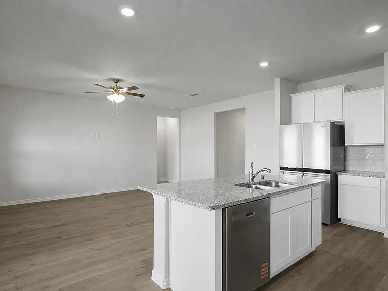 2105 Hunter Ln — Photo 9