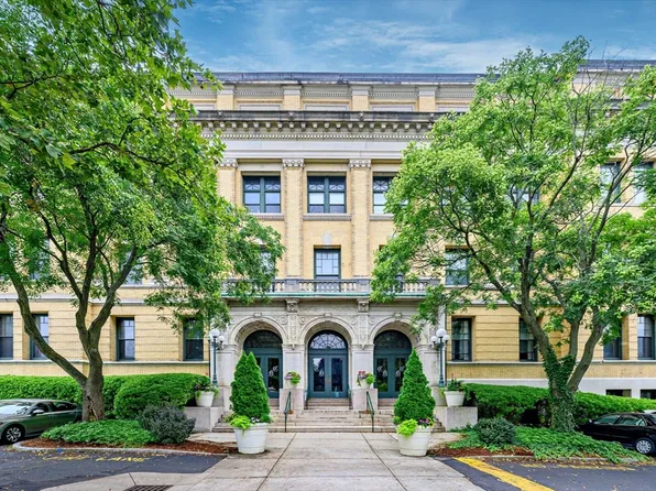 235 State St APT 414, Springfield, MA 01103