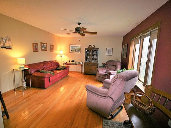 4th image of 1366 Catherine Cir