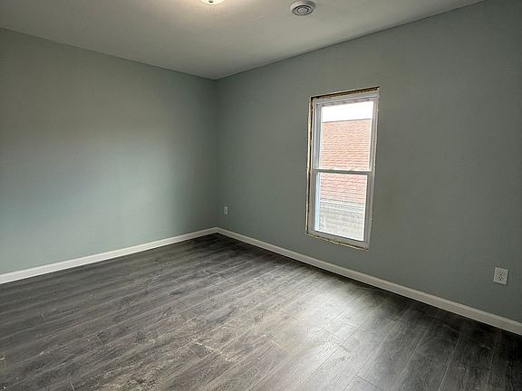 3rd image of 924 Wisconsin St #1