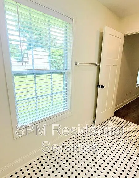 239 N Wallace Ave — Photo 15