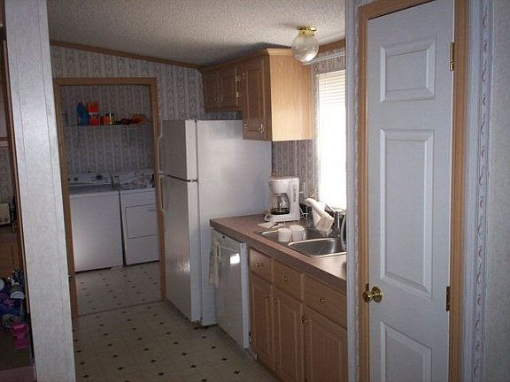 3rd image of 135 Peachtree Dr