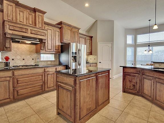 3rd image of 2225 Gulfstream Dr