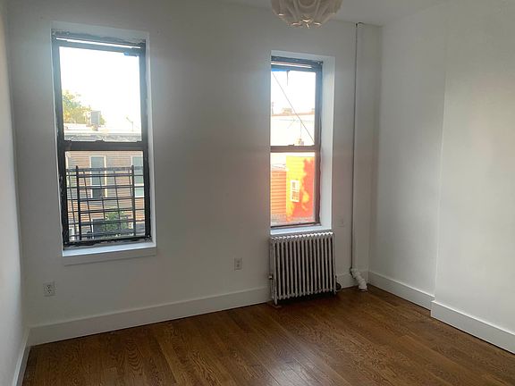 2nd image of 79 Maujer St #2A