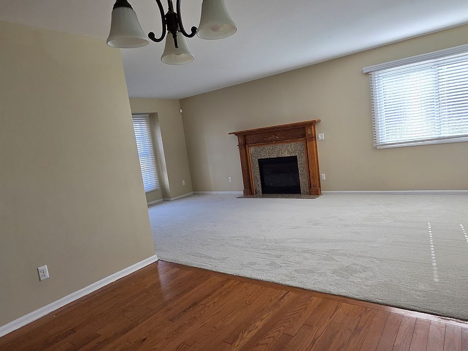 380 Huntington Ct, photo 8