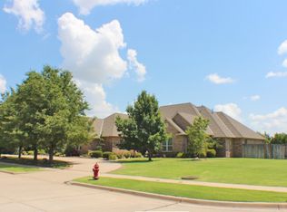 8201 NW Stonebridge Ct, Lawton, OK 73505