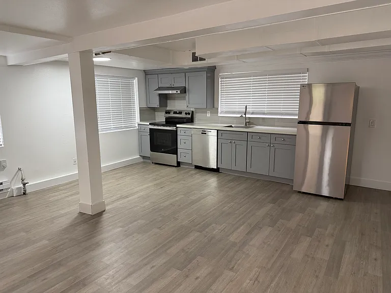 434 Mill Ave S #B — Photo 7