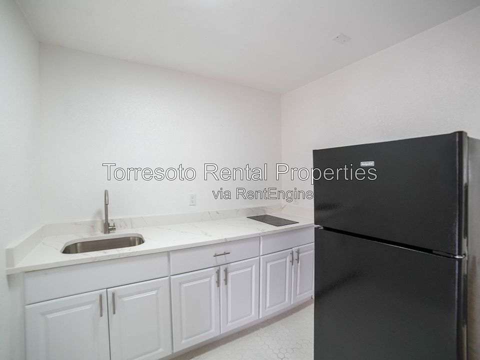 1st image of 2006 Virginia Blvd #B