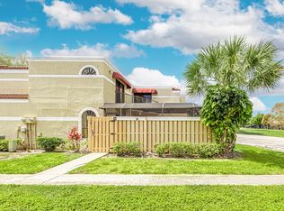 3725 Village Dr UNIT A, Delray Beach, FL 33445