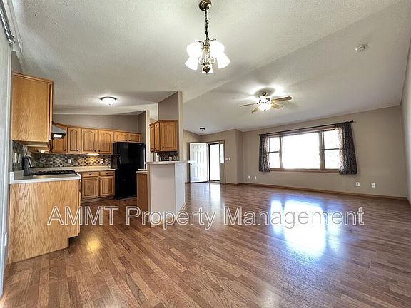 5th image of 2305 Eastlawn Dr
