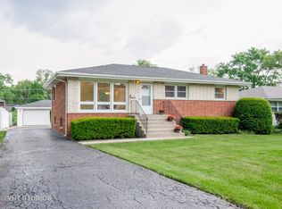 358 Normandy Ln, Grayslake, IL 60030