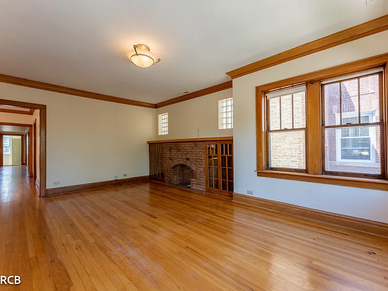 5325 W Montrose Ave #2 — Photo 5