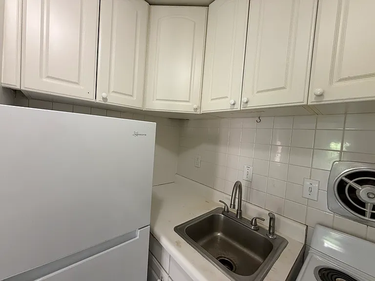 525 Beacon St #18 — Photo 6