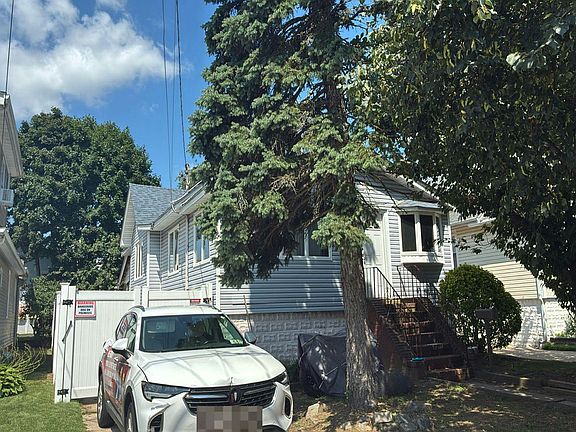 3rd image of 2058 Chestnut St