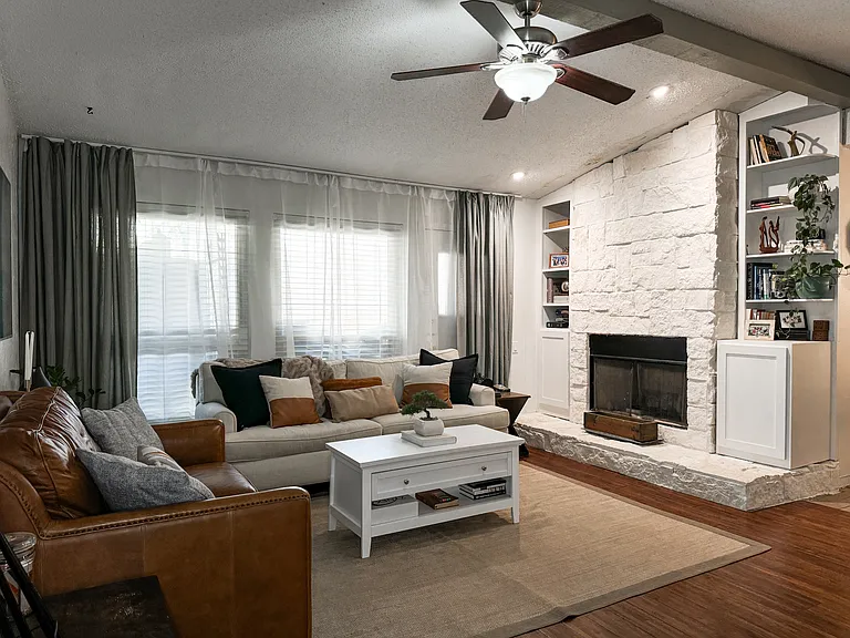 1524 El Camino Real — Photo 1
