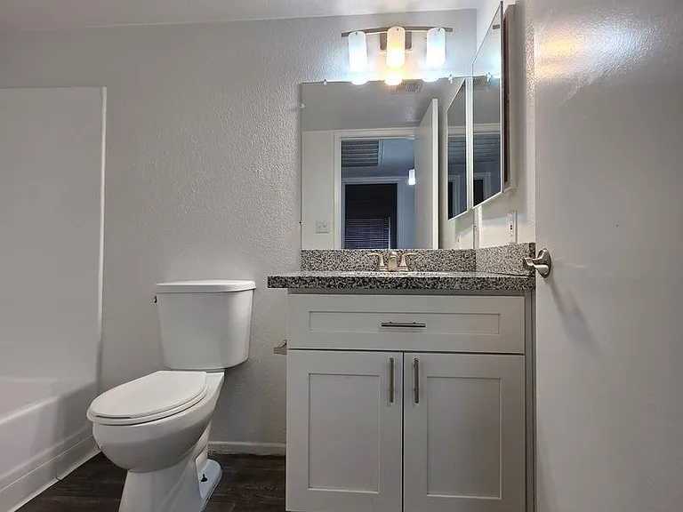 Canyon 35 Apartments — Photo 38