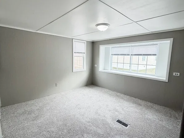 5238 Village Dr SW, Wyoming, MI 49509