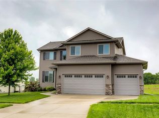 9632 Valley Pkwy, Johnston, IA 50131