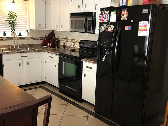 2nd image of 8633 Lynwood Ln