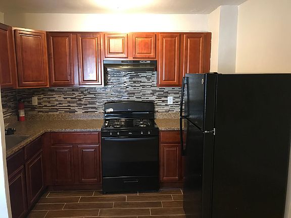 2nd image of 279 Prospect St #1D
