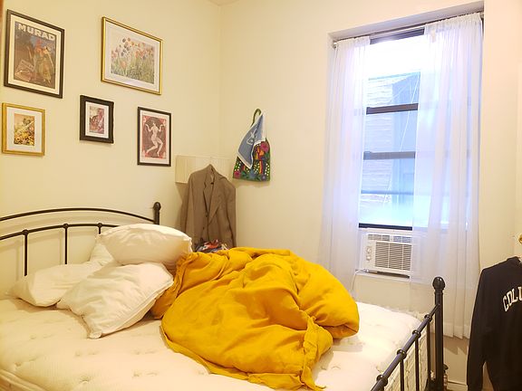 2nd image of 215 W 106th St APT 4E