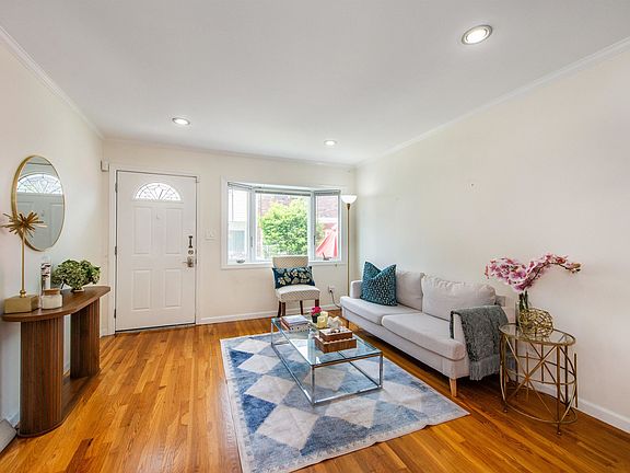 3rd image of 34 Waldo Ave APT 13