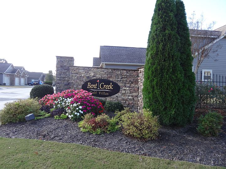 1st image of 105 Templeton Ln