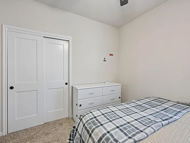 716 Killam Dr — Photo 16